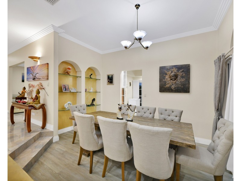 38 Renoir Cr, Forest Lake QLD 4078