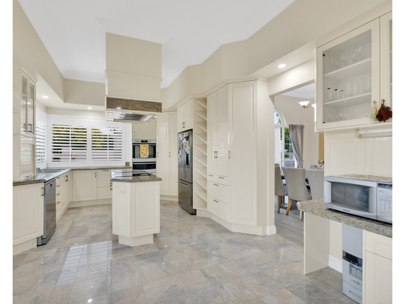 38 Renoir Cr, Forest Lake QLD 4078