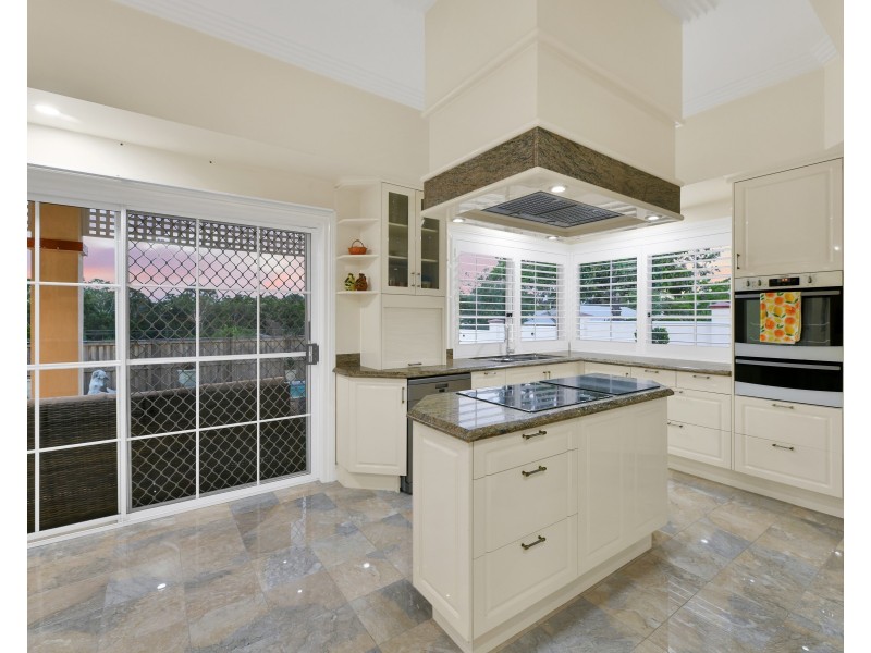 38 Renoir Cr, Forest Lake QLD 4078