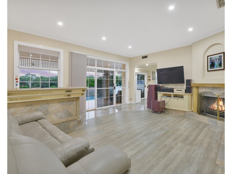 38 Renoir Cr, Forest Lake QLD 4078