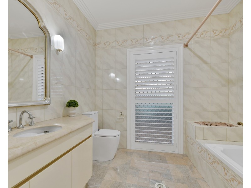 38 Renoir Cr, Forest Lake QLD 4078