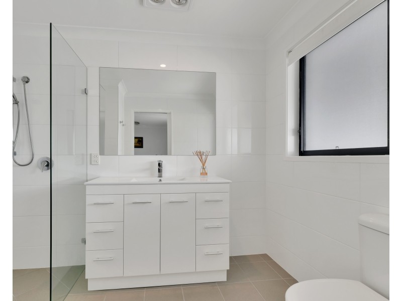 3/5 Central Avenue, Mount Ommaney QLD 4074