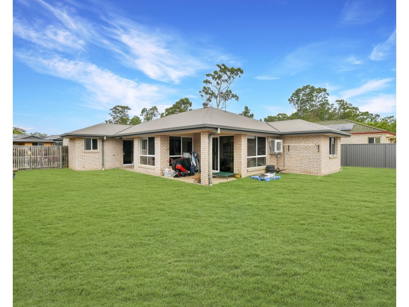 4 Barnes Court, Redbank QLD 4301