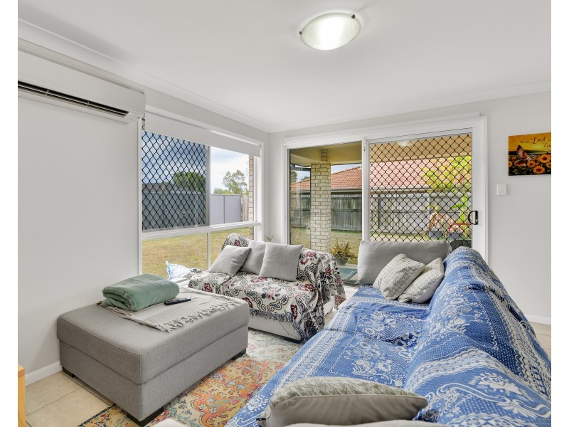 4 Barnes Court, Redbank QLD 4301