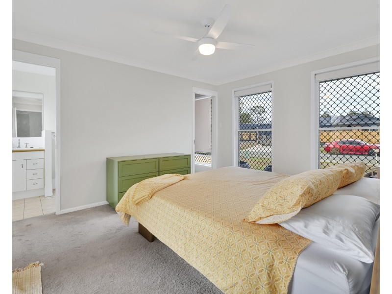 4 Barnes Court, Redbank QLD 4301