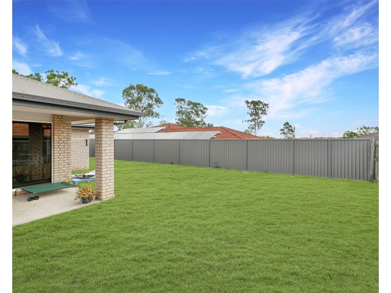 4 Barnes Court, Redbank QLD 4301