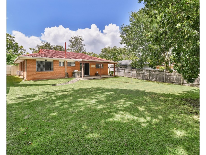 76 Dandenong Road, Jamboree Heights QLD 4074