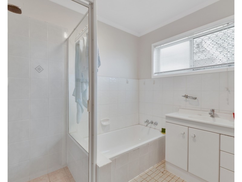 76 Dandenong Road, Jamboree Heights QLD 4074