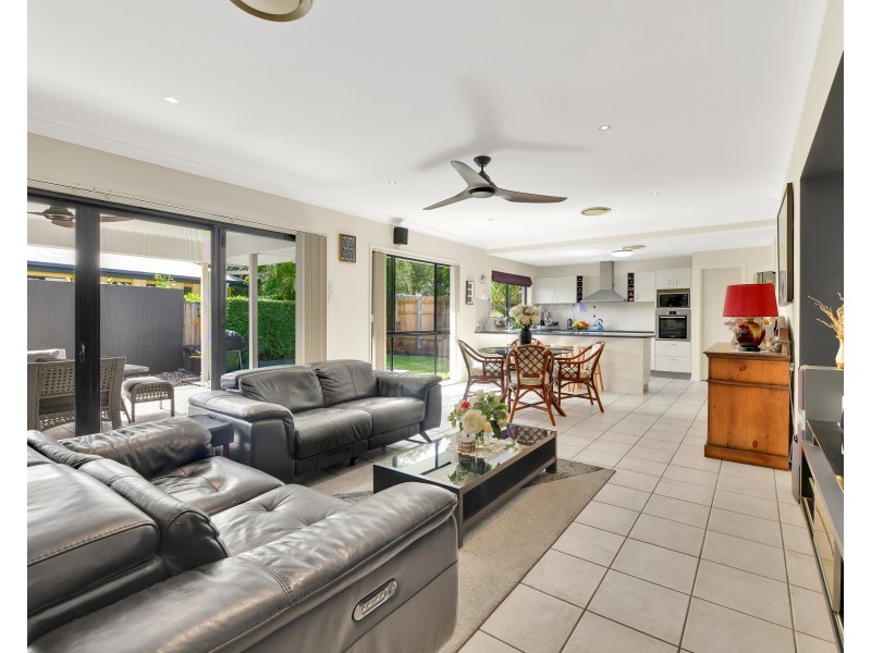 7 Brookeside Crescent, Seventeen Mile Rocks QLD 4073