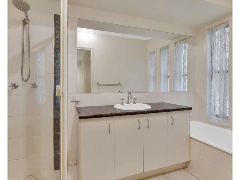 7 Brookeside Crescent, Seventeen Mile Rocks QLD 4073