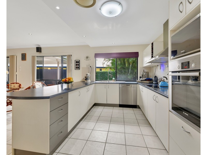 7 Brookeside Crescent, Seventeen Mile Rocks QLD 4073