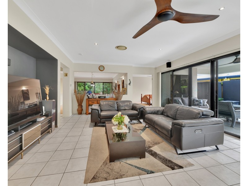 7 Brookeside Crescent, Seventeen Mile Rocks QLD 4073