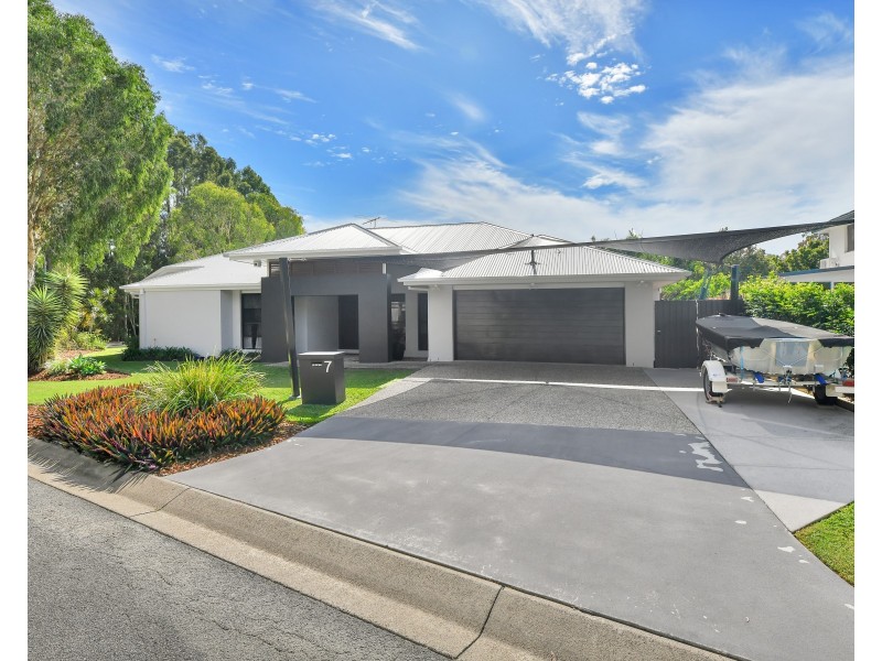 7 Brookeside Crescent, Seventeen Mile Rocks QLD 4073