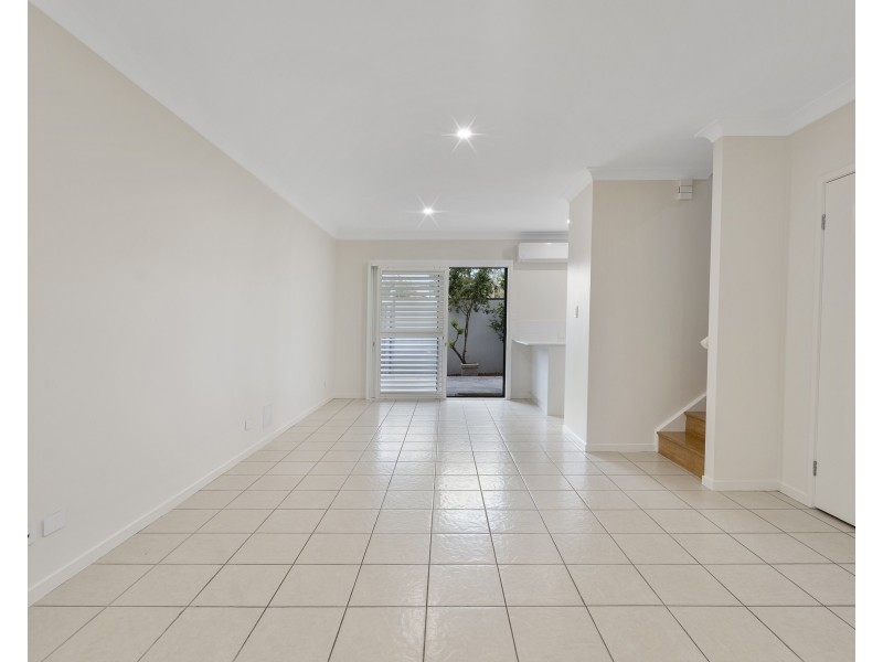 4/35 Central Avenue, Mount Ommaney QLD 4074