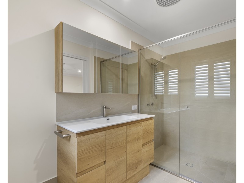 4/35 Central Avenue, Mount Ommaney QLD 4074