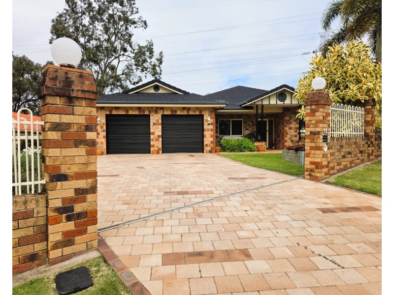 12 Leopard Tree Crescent, Sinnamon Park QLD 4073