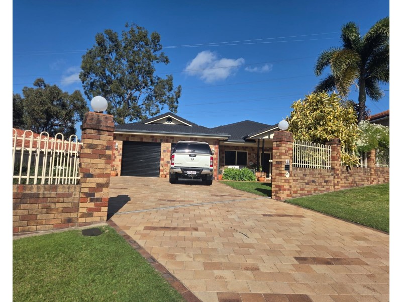 12 Leopard Tree Crescent, Sinnamon Park QLD 4073