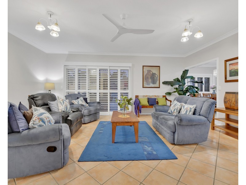 12 Leopard Tree Crescent, Sinnamon Park QLD 4073
