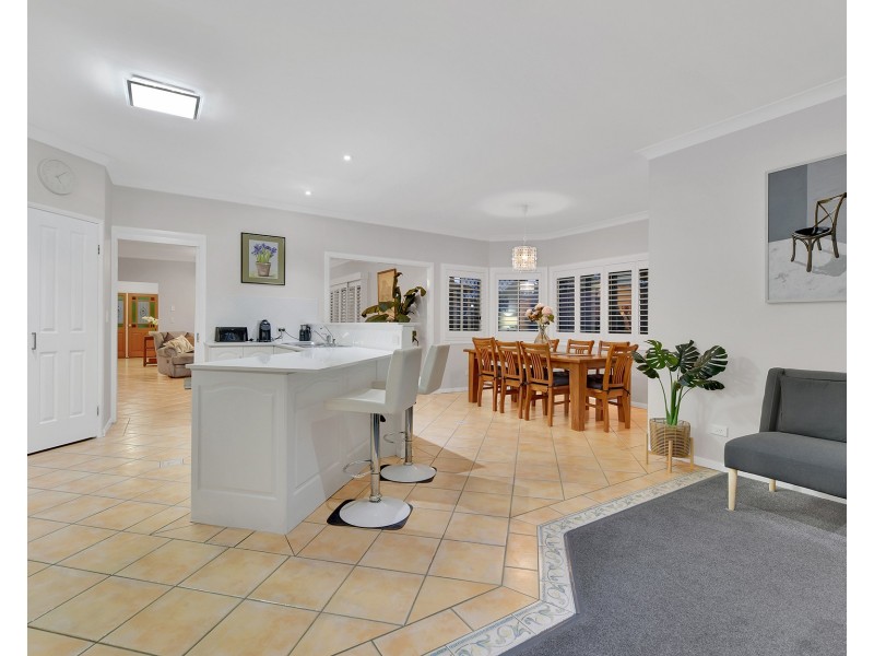12 Leopard Tree Crescent, Sinnamon Park QLD 4073