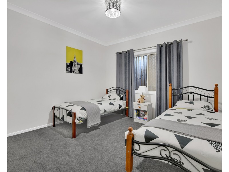 12 Leopard Tree Crescent, Sinnamon Park QLD 4073