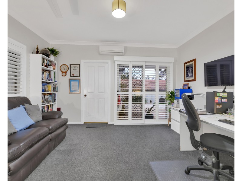 12 Leopard Tree Crescent, Sinnamon Park QLD 4073