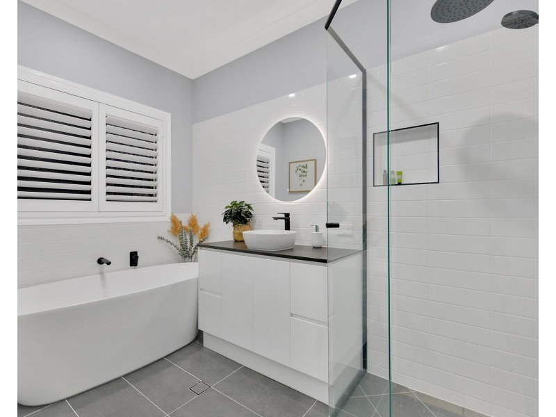 12 Leopard Tree Crescent, Sinnamon Park QLD 4073