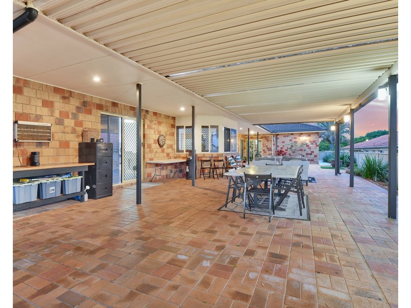 12 Leopard Tree Crescent, Sinnamon Park QLD 4073