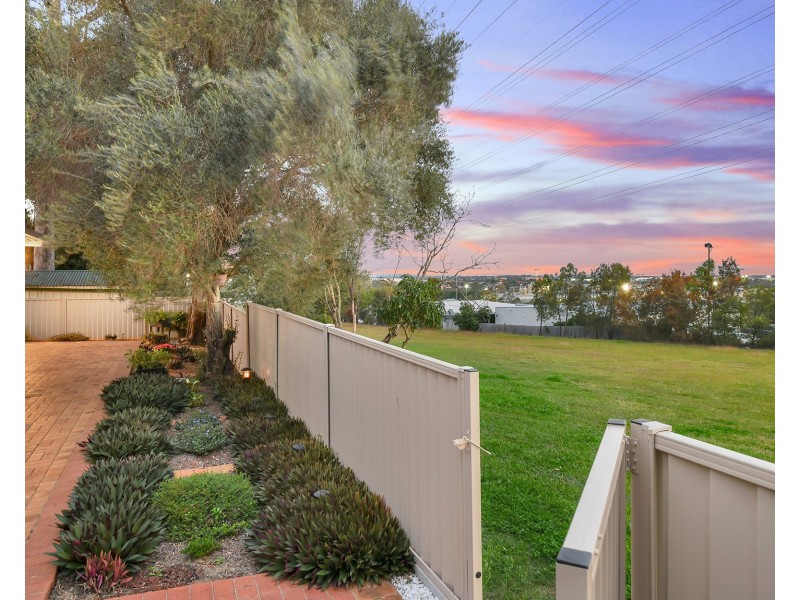 12 Leopard Tree Crescent, Sinnamon Park QLD 4073