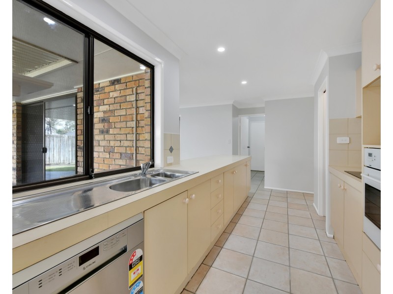 8 Athos Street, Riverhills QLD 4074