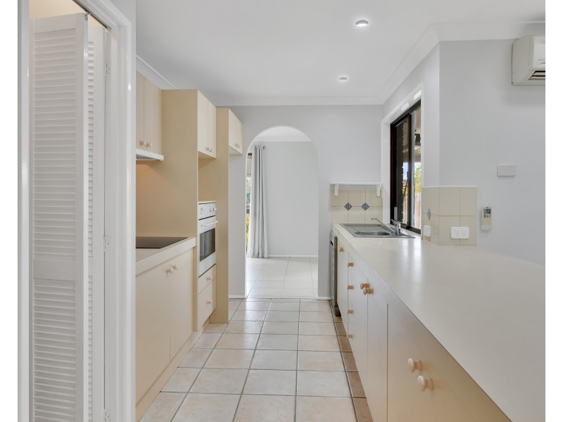 8 Athos Street, Riverhills QLD 4074