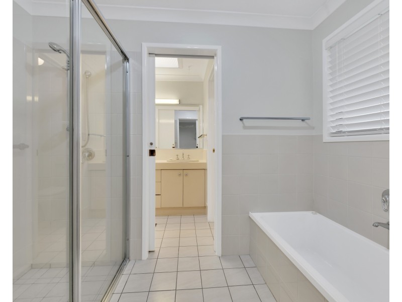 8 Athos Street, Riverhills QLD 4074