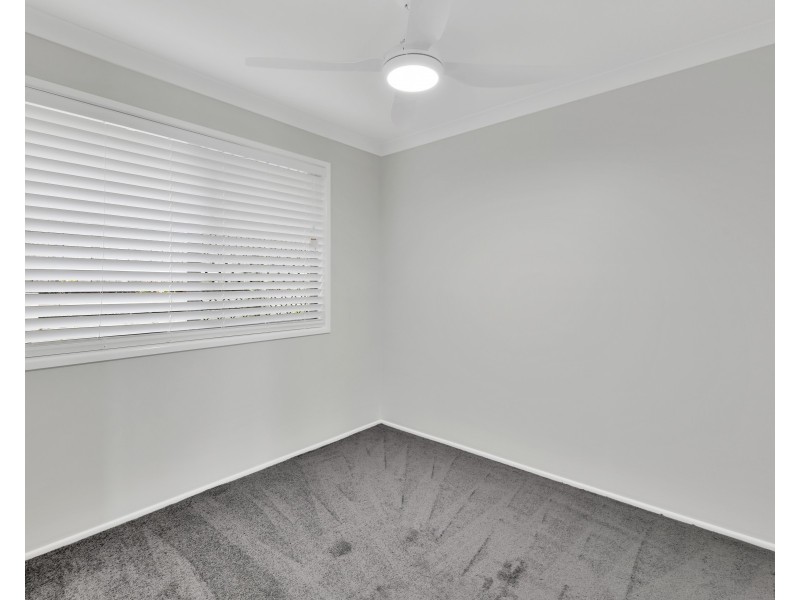 8 Athos Street, Riverhills QLD 4074