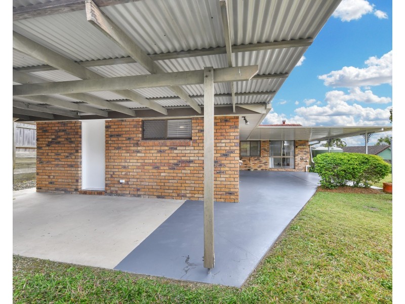 8 Athos Street, Riverhills QLD 4074