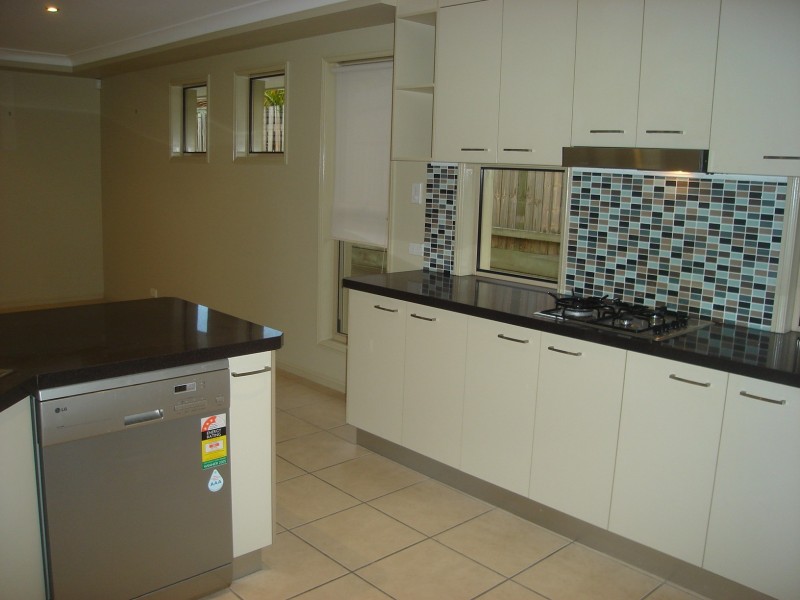 Sinnamon Park QLD 4073