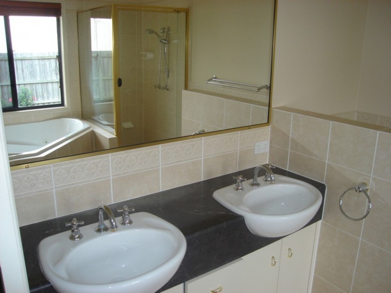 Sinnamon Park QLD 4073