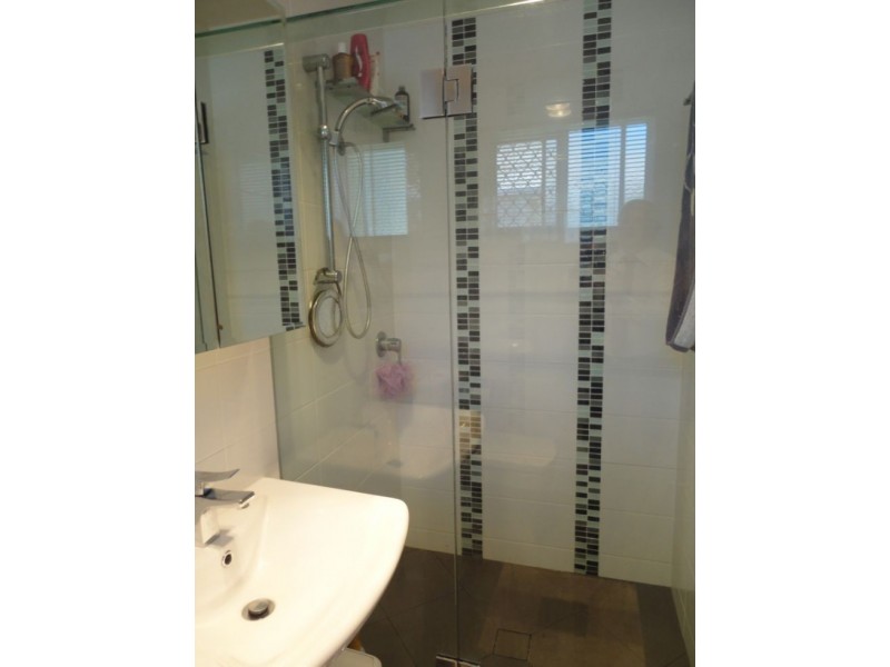 Seventeen Mile Rocks QLD 4073