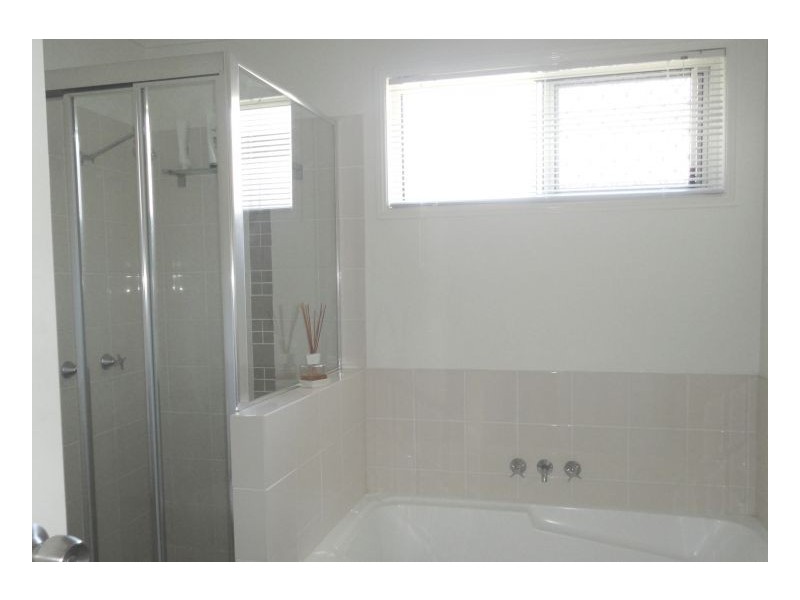 Seventeen Mile Rocks QLD 4073