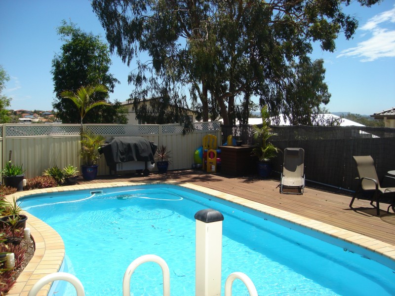 Seventeen Mile Rocks QLD 4073