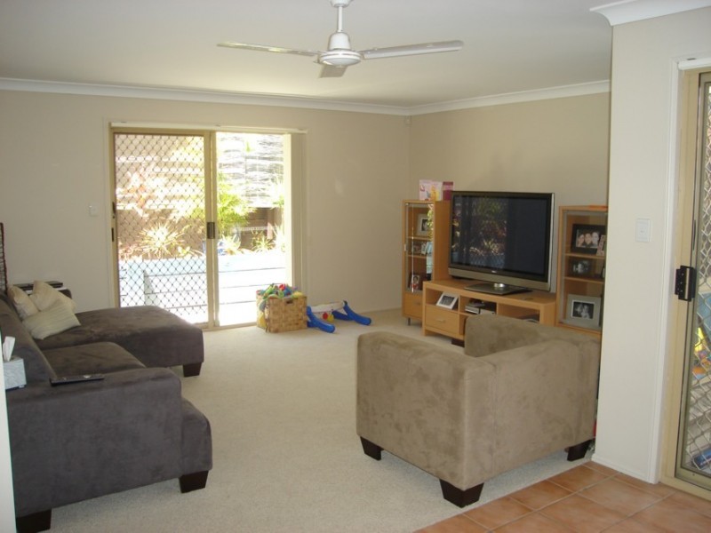 Seventeen Mile Rocks QLD 4073