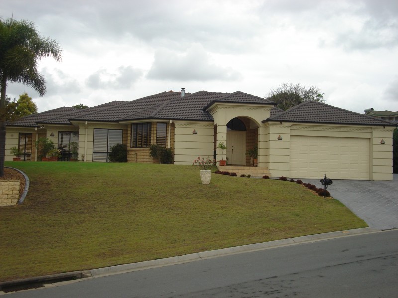 2 Jacaranda Close, Sinnamon Park QLD 4073