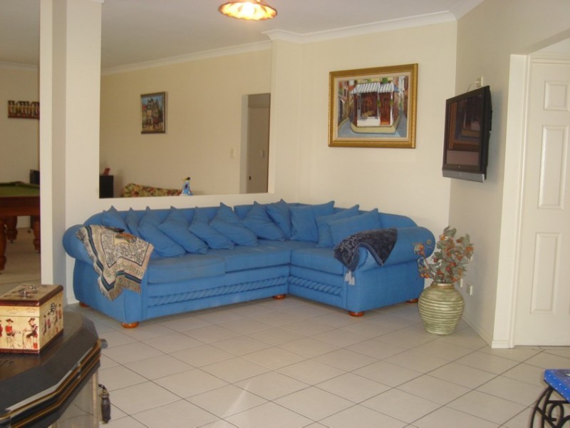 2 Jacaranda Close, Sinnamon Park QLD 4073