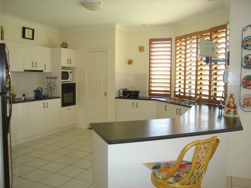 2 Jacaranda Close, Sinnamon Park QLD 4073