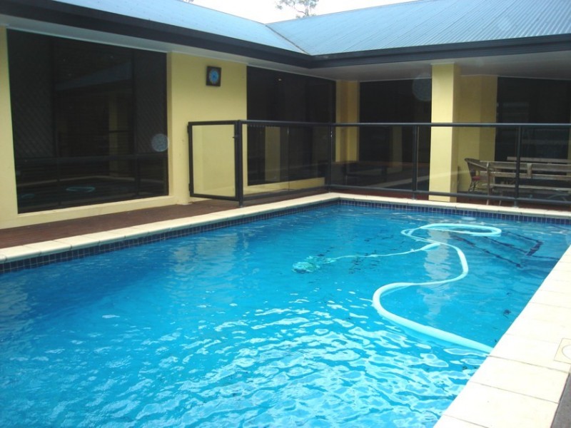 18 Barklya Place, Sinnamon Park QLD 4073