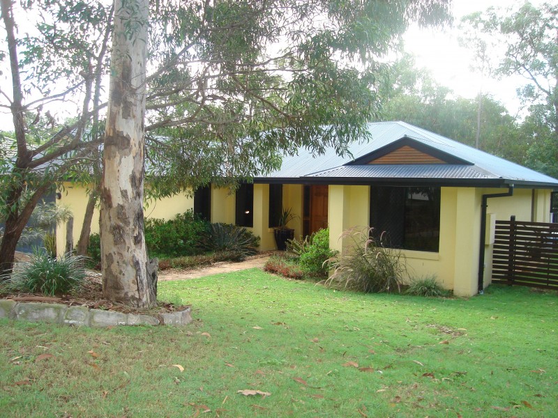 18 Barklya Place, Sinnamon Park QLD 4073