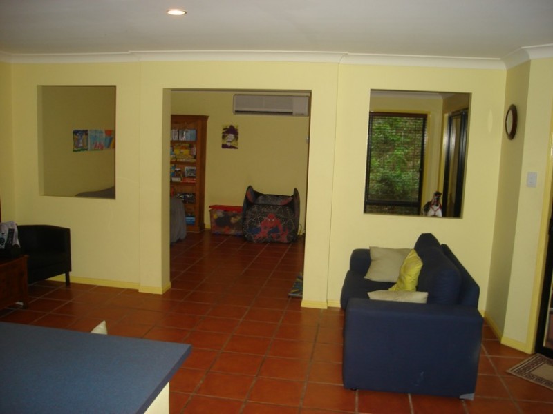 18 Barklya Place, Sinnamon Park QLD 4073