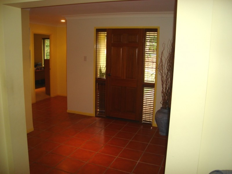 18 Barklya Place, Sinnamon Park QLD 4073