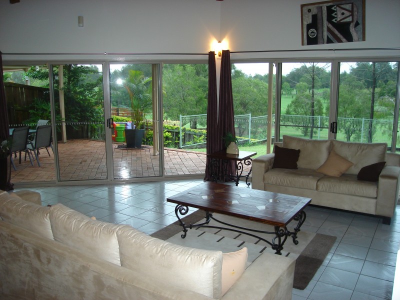 Mount Ommaney QLD 4074