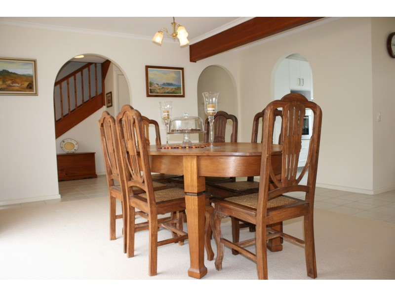 Mount Ommaney QLD 4074