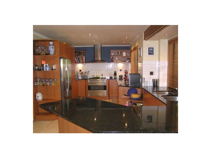 4 RAESIDE STREET, Westlake QLD 4074