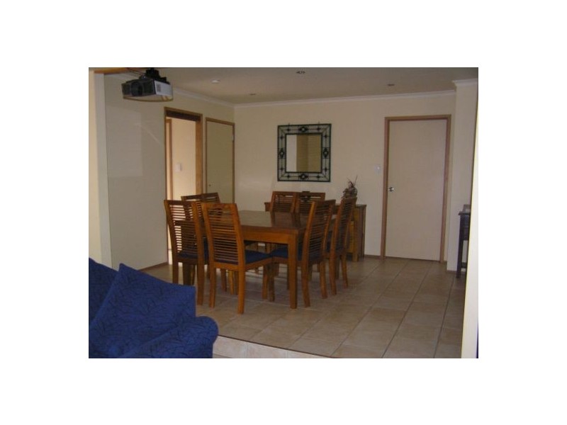 4 RAESIDE STREET, Westlake QLD 4074